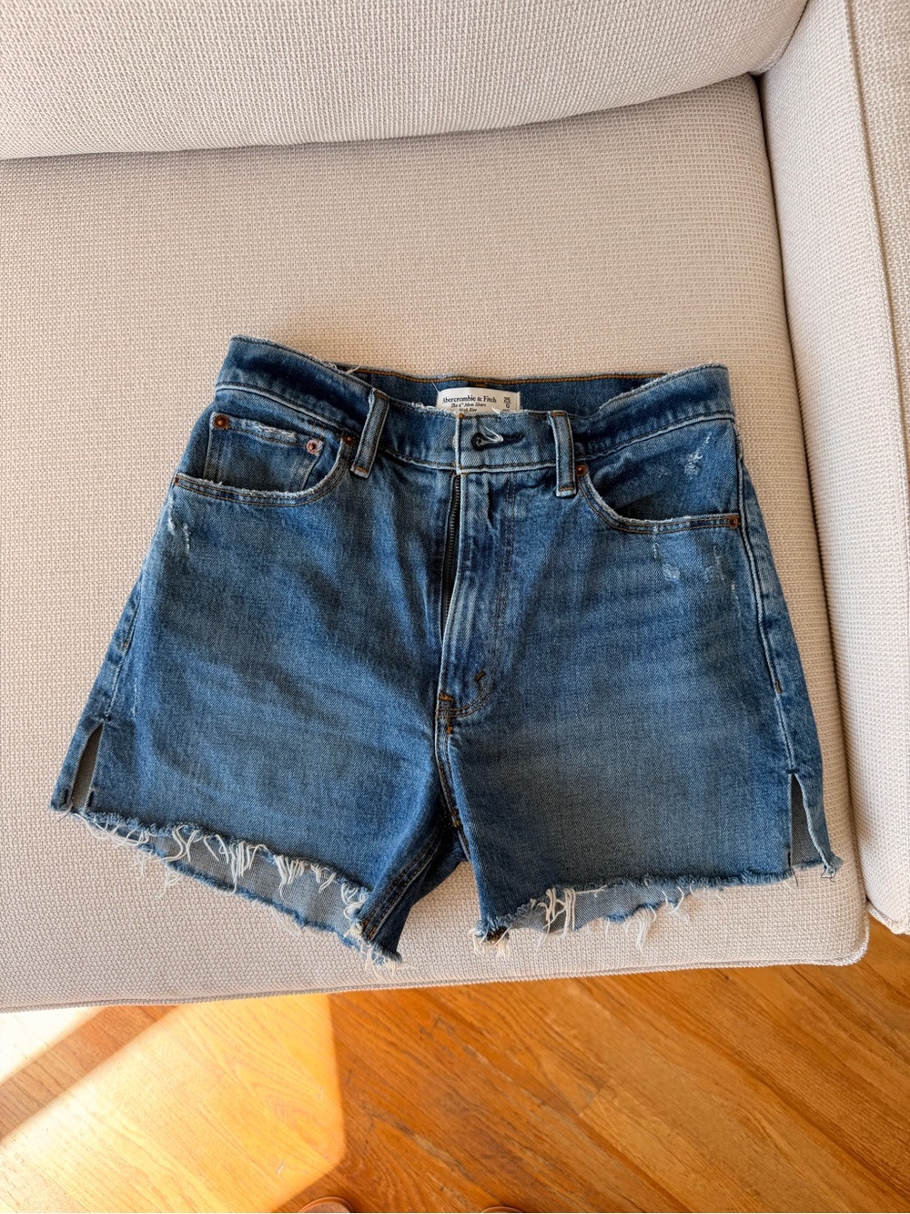 Abercrombie & Fitch 4” Mom Shorts High Rise Denim Shorts